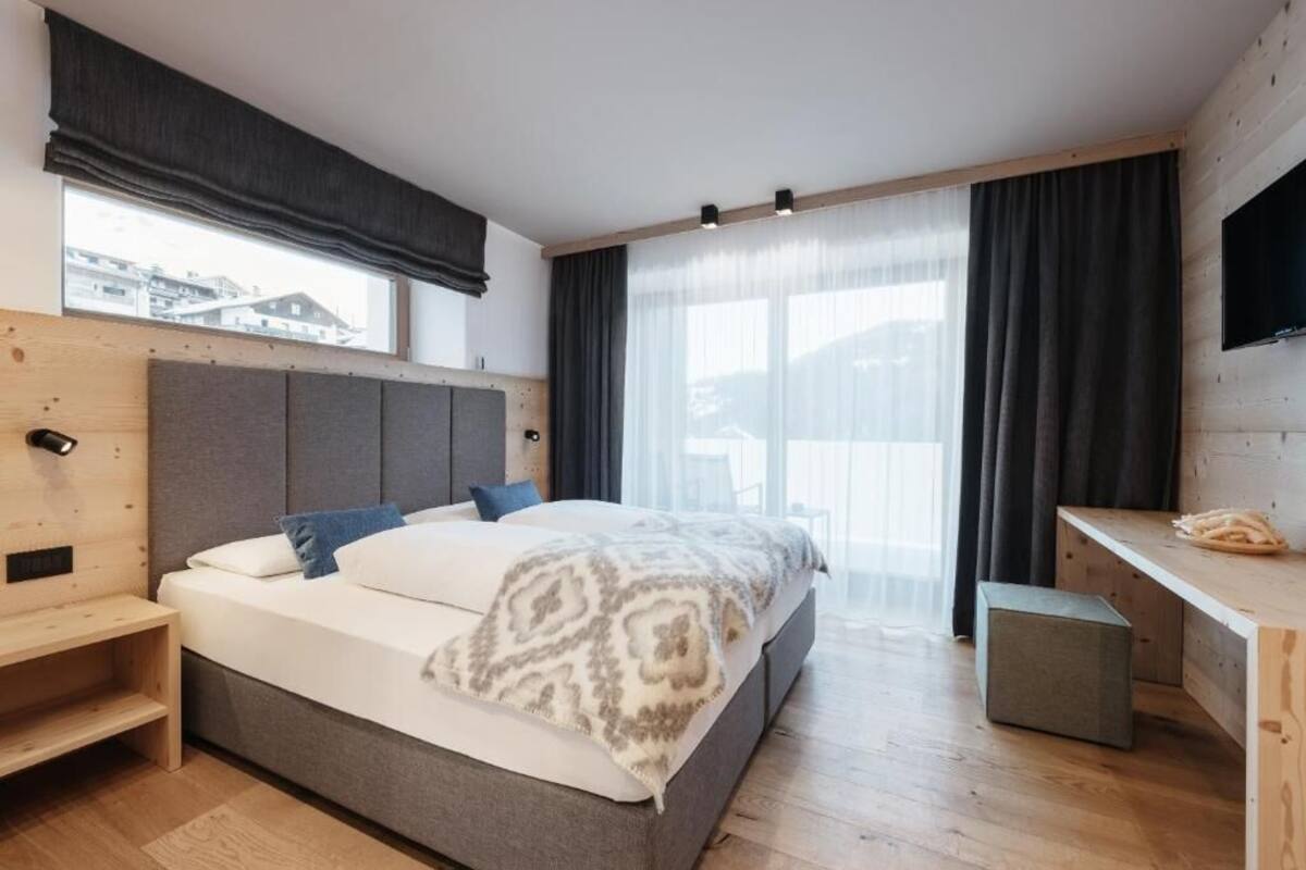 ห้องคอมฟอร์ทดับเบิลหรือทวิน, ระเบียง, วิวภูเขา | เครื่องนอนระดับพรีเมียม, ผ้านวมขนเป็ด, เตียงเมมโมรีโฟม, Wi-Fi ฟรี
