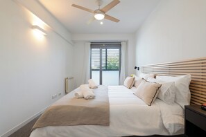 Room - StayVNG Bright & Modern 2BR 223 l Centre Vilanova (Vilanova i la Geltrú)