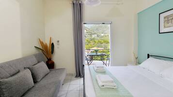 1 bedroom, iron/ironing board, travel crib, WiFi