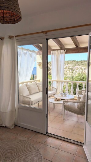 TV - Menorcan house with private pool, sea views, 10 minutes from the beach. (Cala en Porter)