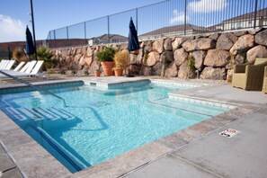 Beheizter Pool