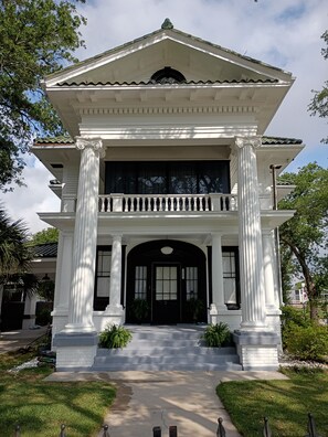 Exterior - 1925 "Haunted" Fredrichsen Manor (Port Arthur)