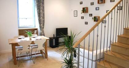 Charming 2-bedroom house with private parking
