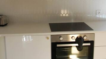 Fridge, oven, stovetop, toaster