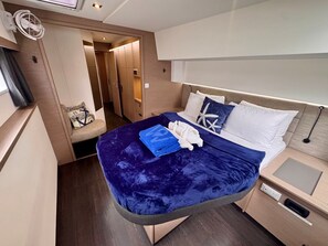 4 Schlafzimmer, Bügeleisen/Bügelbrett