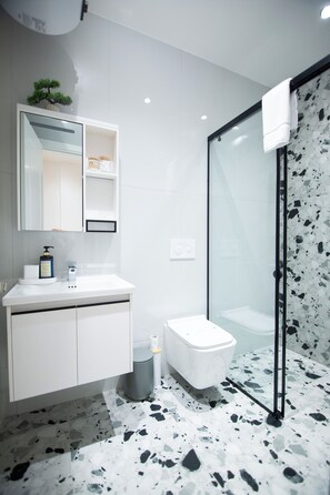 Bathroom - MOHO Residences Downtown-Republika Boulevard A101 (Korçë)