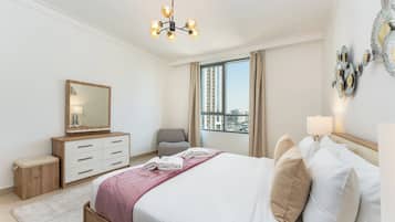 Exclusive-huoneisto, tupakointi kielletty, kaupunkinäköala | Tallelokero huoneessa, pimennysverhot, äänieristys, silitysrauta/-lauta