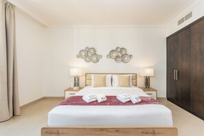 Room - PVH - Harbourfront 2BR - Creek Res South (Dubai)