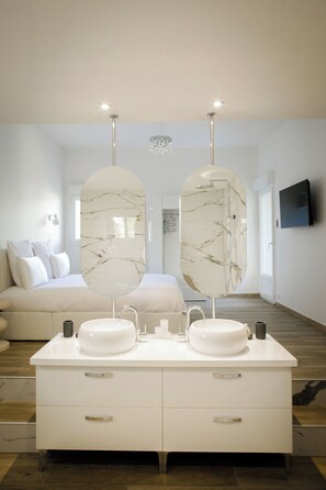 Room - Vrbo Property (Saint-Amans-du-Pech)