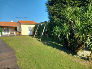 Children’s area - Holiday Home 'Casa Canto' with Private Pool, Wi-Fi and Air Conditioning (Estela)