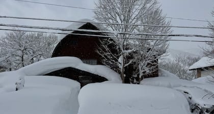 Madarao Private Ski Lodge | Sleeps 18 | 50m to Slopes