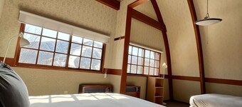 Madarao Private Ski Lodge | Sleeps 18 | 50m to Slopes