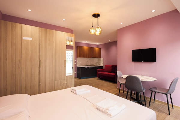 Habitación Deluxe doble, vistas a la ciudad | Escritorio, espacio para trabajar con un portátil, wifi gratis
