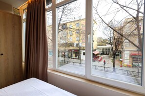 Deluxe Triple Room, City View | Desk, laptop workspace, free WiFi, bed sheets - Grandstay Tirana Central (Tirana)