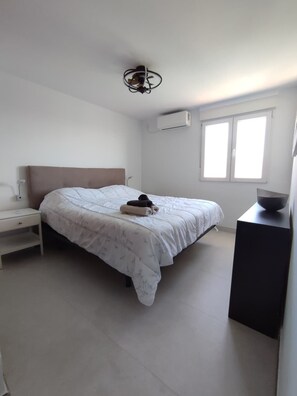 3 bedrooms, iron/ironing board, WiFi, bed sheets - LIVE ON THE WATER: APARTMENT ON THE 1ST LINE (Alcocéber)