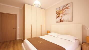 Apartamento | Escritorio, espacio para trabajar con un portátil, cuna de viaje