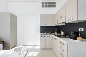 Apartment | Private kitchen - Light-Filled Flat by Wonderful Italy (Bologna)