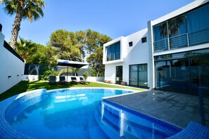 Pool - Villa Alvor T4 - w/Private Pool - Steps to Beach (Portimão)