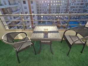 Outdoor dining - Cozy hotel suite in gorgeous Hurghada with Beach Access (Hurghada)