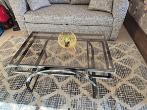 Living area - Cozy hotel suite in gorgeous Hurghada with Beach Access (Hurghada)