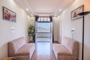 Living area - DLS Tehri Club Resort (Tehri)