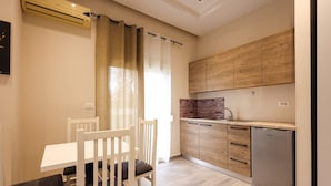 Ảnh chưa phân loại, 3 trong số 82 ảnh, nút