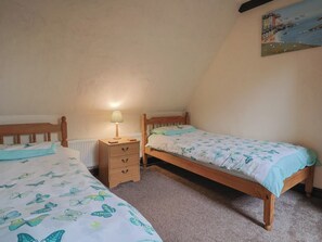 3 bedrooms, individually decorated, individually furnished, free WiFi - Cider Cottage - Near Lyme Regis (Axminster)