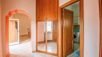 Appartamento, vista città | Interni