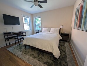 2 bedrooms, iron/ironing board, free WiFi, bed sheets - New: Cozy 2BR Near Duke & Downtown + Firepit (Durham)