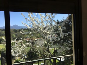 Interior - Off-the-Beaten-Path Holiday Home with Mountain View, Wi-Fi & Air Conditioning (Maureillas-las-Illas)