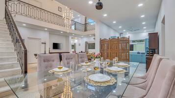Biệt thự Deluxe | Khu ăn uống