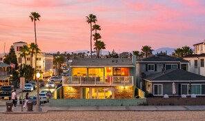 Exterior - Experience luxury and oceanfront charm at Pacific Pearl (Newport Beach)