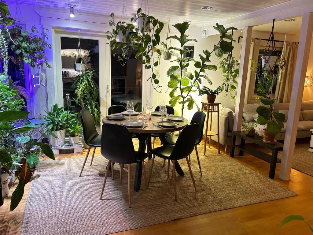 Superior-Villa, Sauna, Gartenblick | Speisen