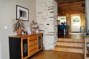 Interior - Holiday Home 'Gite Au Val De Vilaine' with Private Terrace, Private Garden and Wi-Fi (Saint-Dolay)