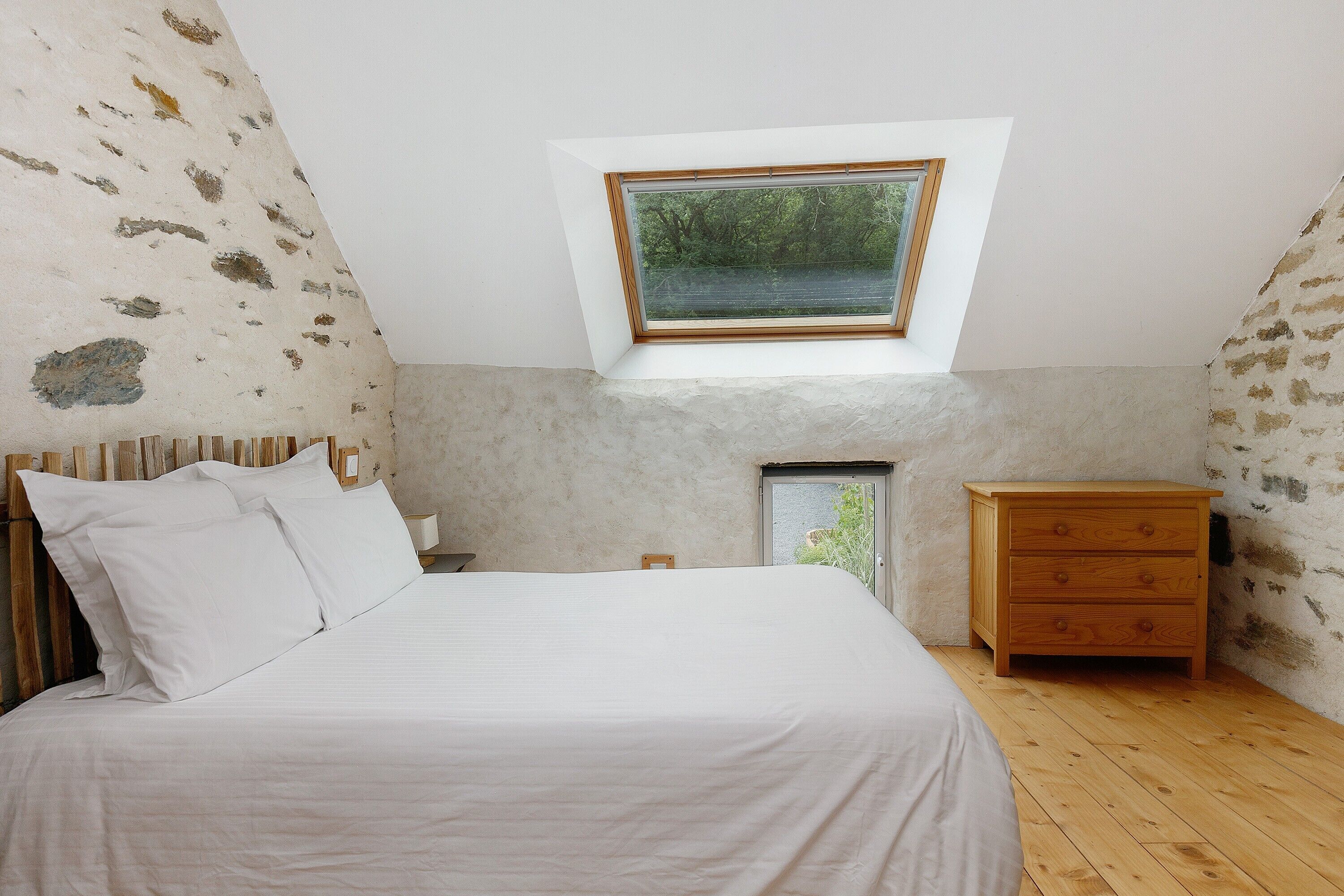 3 chambres, fer et planche à repasser, Wi-Fi, draps fournis