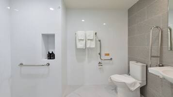 Toallas, jabón, champú y papel higiénico