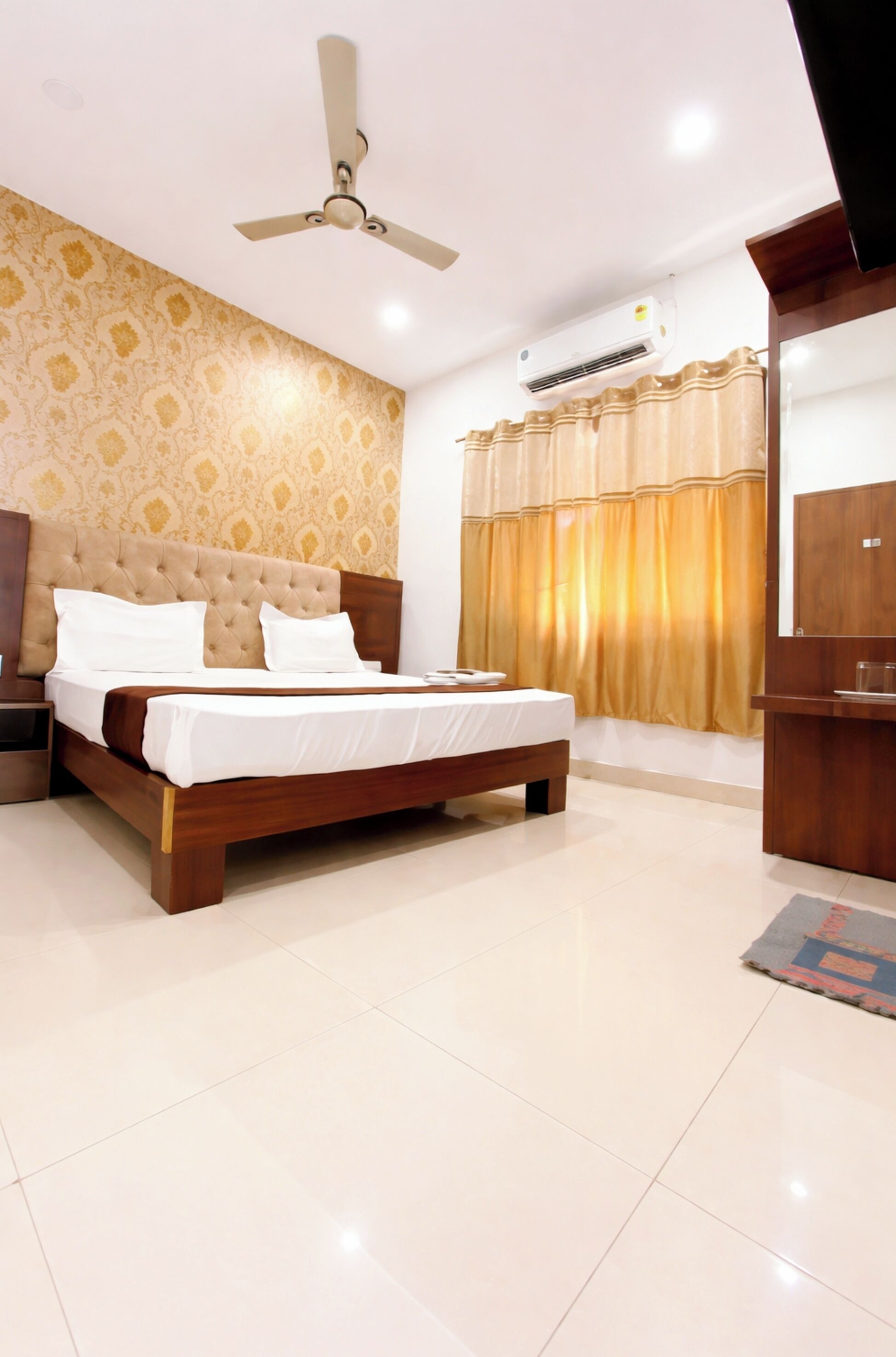Deluxe Double Room, Air conditioning | View from room