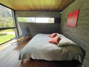 Room - Luxury house in the mountains surrounded by nature and rock cliffs. (Cacicazgo)