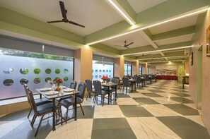 Dining - Aristro Lonavala Hotel with Pool (Lonavala)