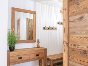 Interior - Elegant ski-in apartment - 6 guests (Huez)
