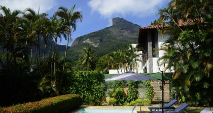 2-bedroom bed & breakfast in fabulous Rio de Janeiro with AC ideal for Children