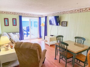 TV - #335 Ocean Pier IV - Oceanfront (North Myrtle Beach)