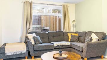 House, 1 Bedroom, Patio | Living area