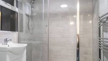Casa, 1 habitación, patio | Baño
