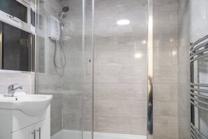 Casa, 1 habitación, patio | Baño