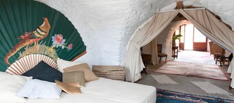 Can Caliro. Accommodation for 6 in a Rural Country House