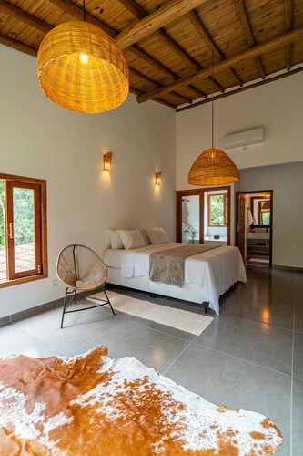 Charming Bungalow Xibas Trancoso - Romantic Retreat with Hot Tub, Rustic Charm