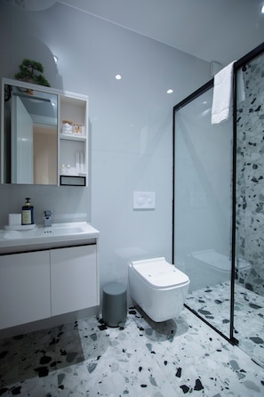 Bathroom - MOHO Residences Downtown-Republika Boulevard A201 (Korçë)