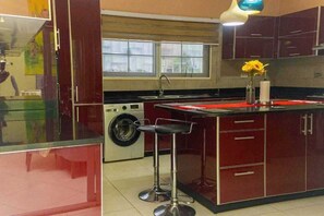 Private kitchen - Tranquil 2-bedroom house for Rent in Spintex, Accra (Accra)
