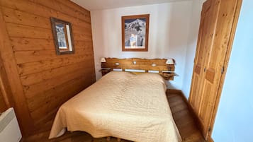 2 bedrooms